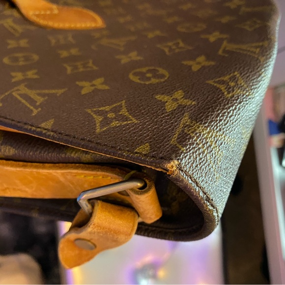 Louis Vuitton monogram canvas crossbody bag - Picture 7 of 8